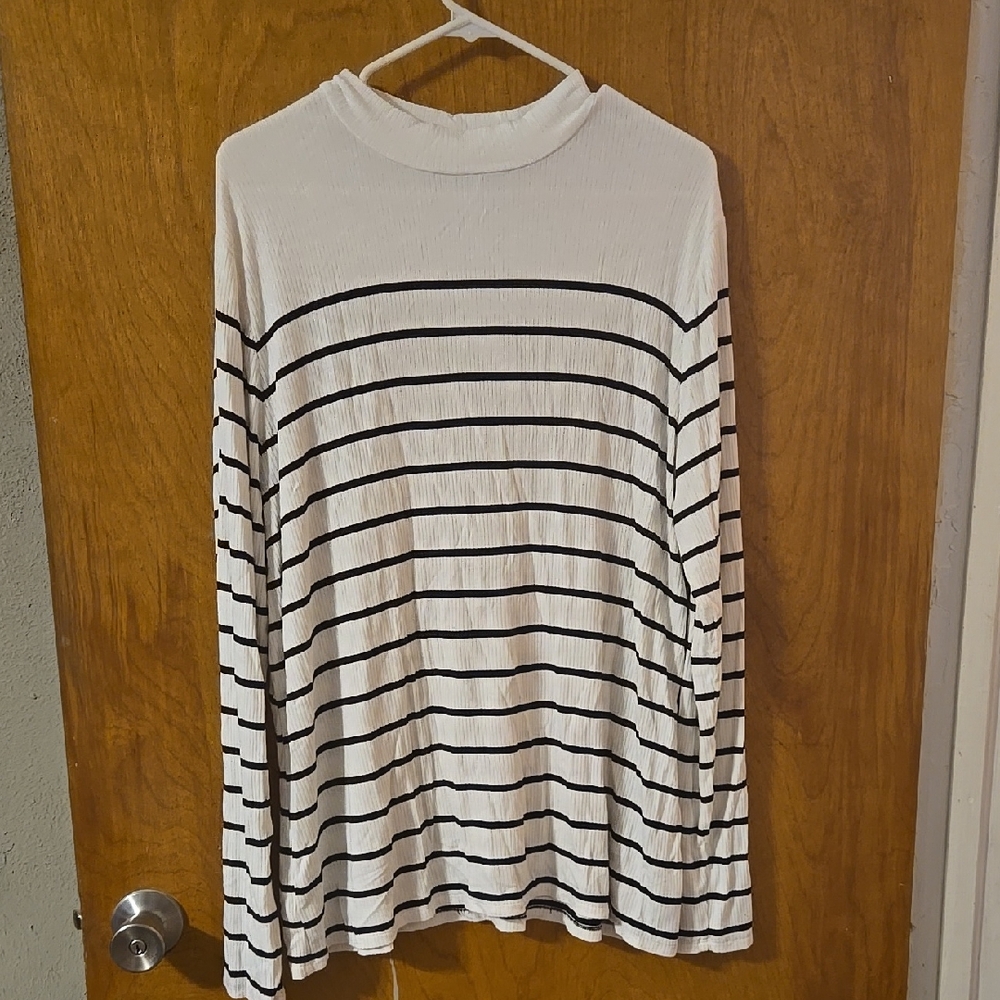 White and Black Striped Long Sleeve Top Size 2x: A